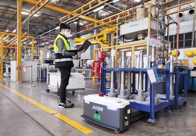 智能搬運(yùn)新紀(jì)元 小海豚機(jī)器人閃亮登場